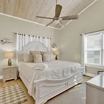 Queens Cottage Pcb Beach-Front Condo With Regal Gulf Views