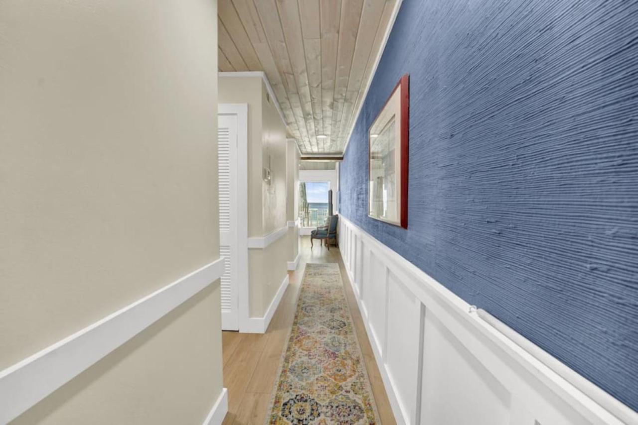 Holiday home Queens Pcb Beach-front With Regal Gulf Views