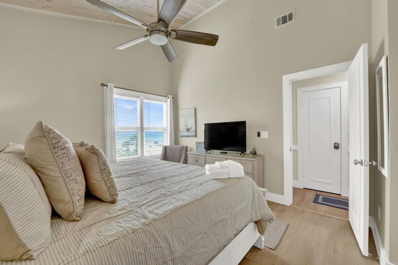 Queens Pcb Beach-front With Regal Gulf Views *